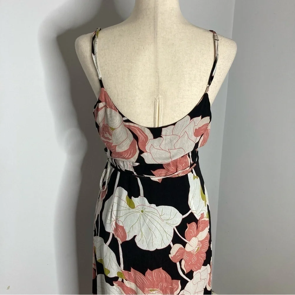 Cupcakes and Cashmere Black Floral Wrap Midi Dress - Picture 5 of 9